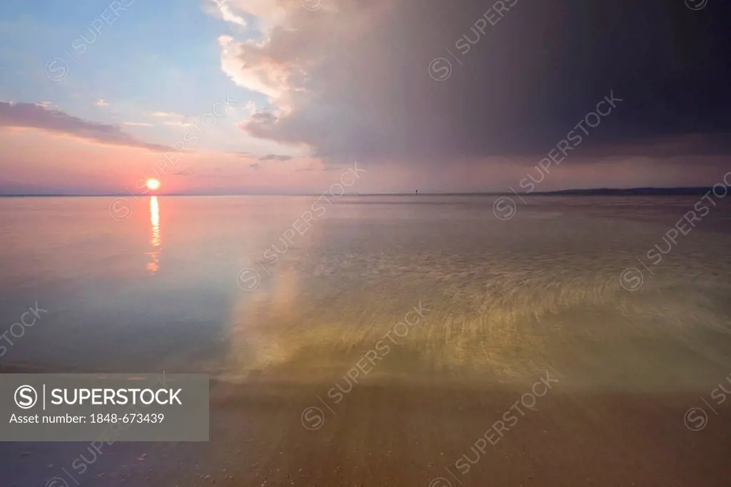 Evening light and stormy atmosphere on Lake Constance near Bregenz, Rohrspitz, Austria, Europe