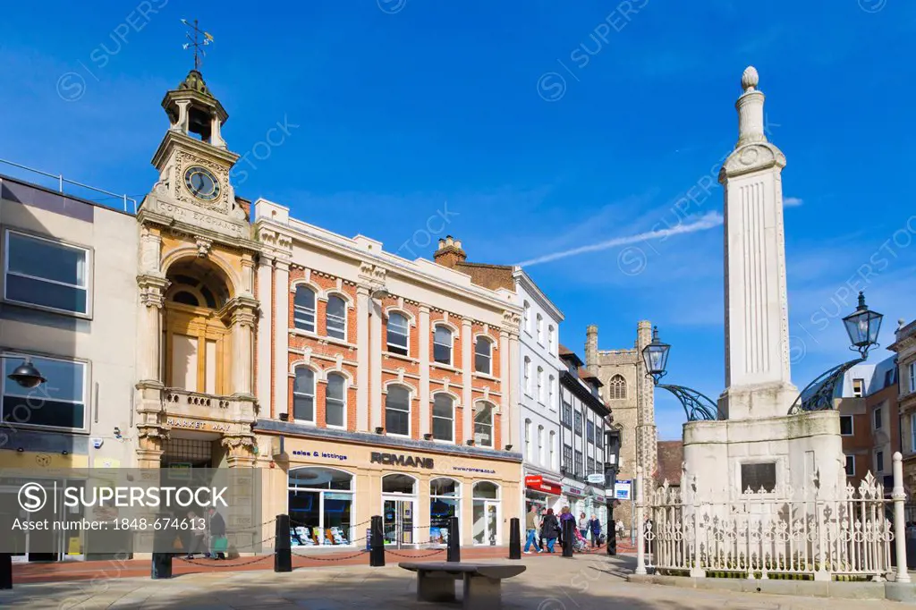 Butter Market, Market Place, with Corn Exchange, St Laurence's Church and Simeon Monument by Sir John Soane, Reading, Berkshire, England, United Kingd...