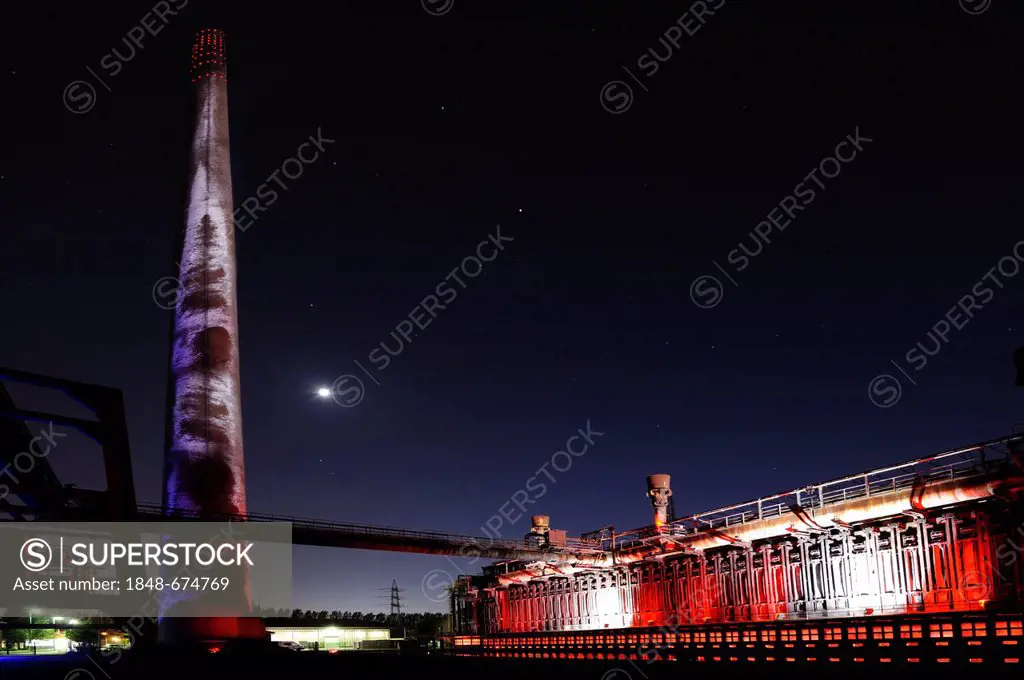 Industrial buildings illuminated at night, Zeche Zollverein Coal Mine, Essen, North Rhine-Westphalia, Germany, Europe
