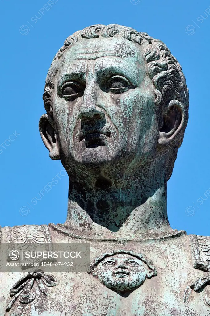 Emperor Julius Caesar, bronze statue, Via dei Fori Imperiali, Rome, Lazio, Italy, Rome