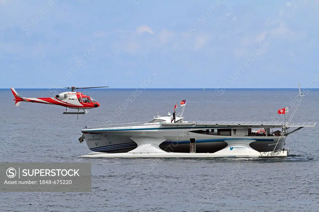 Tûranor PlanetSolar, solar-powered boot arriving in Monaco after the first circumnavigation of the globe with solar power, in 585 days, 4 May 2012, Pr...