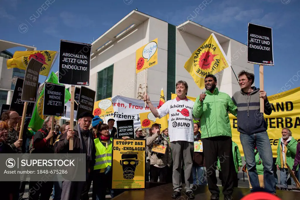 Kumi Naidoo, head of Greenpeace International, at protests against nuclear energy in front of the Federal Chancellery during the energy summit of chan...