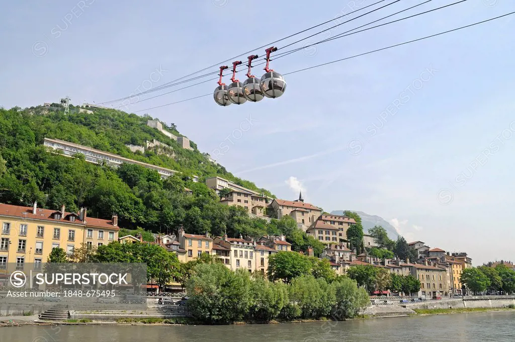 Cable car over the river Isère to Fort de la Bastille, Grenoble, Rhone-Alpes, France, Europe