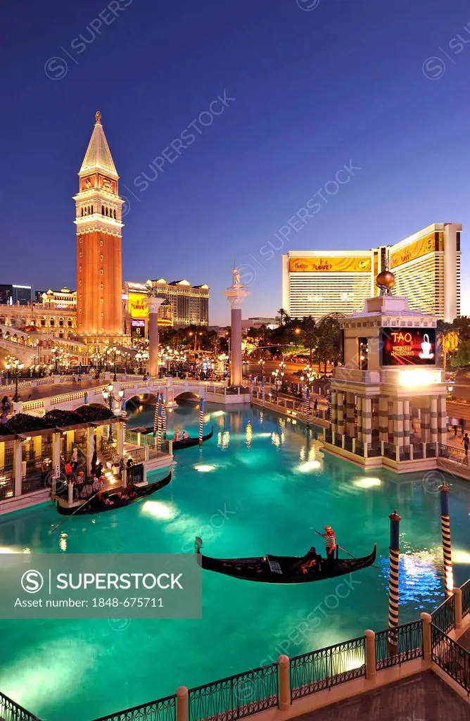 Canale Grande, Grand Canal at dusk, blue hour, Campanile bell tower, gondolas, The Strip, 5-star luxury hotel The Venetian Casino, The Mirage, The Bel...