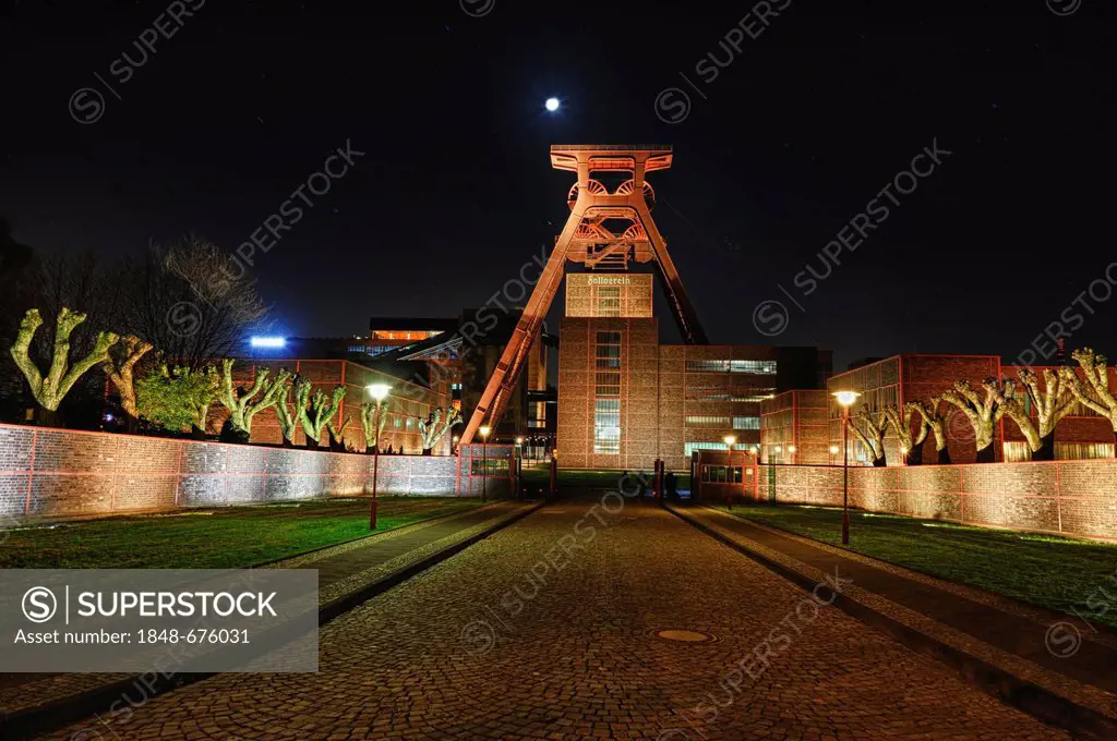 Industrial buildings illuminated at night, Zeche Zollverein Coal Mine, Essen, North Rhine-Westphalia, Germany, Europe