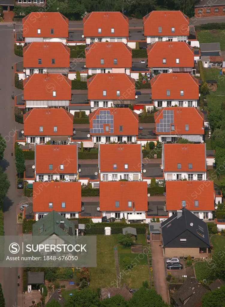 Aerial view, residential complex, row housing, Wiesenstrasse street, Bergkamen, Ruhr area, North Rhine-Westphalia, Germany, Europe
