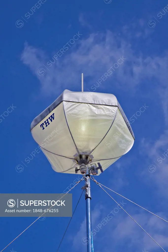 Powermoon, lighting balloon for lighting in operations of the THW, German Federal Agency of Technical Relief