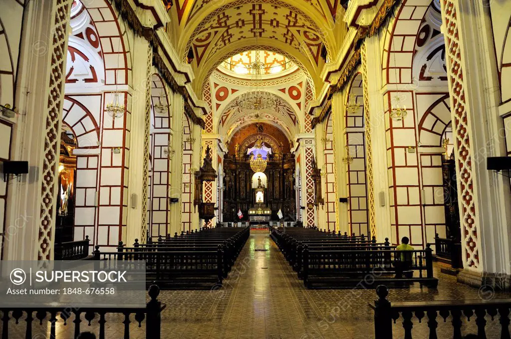 Nave of the church of Iglesia de San Francisco Lima, UNESCO World Heritage Site, Peru, South America