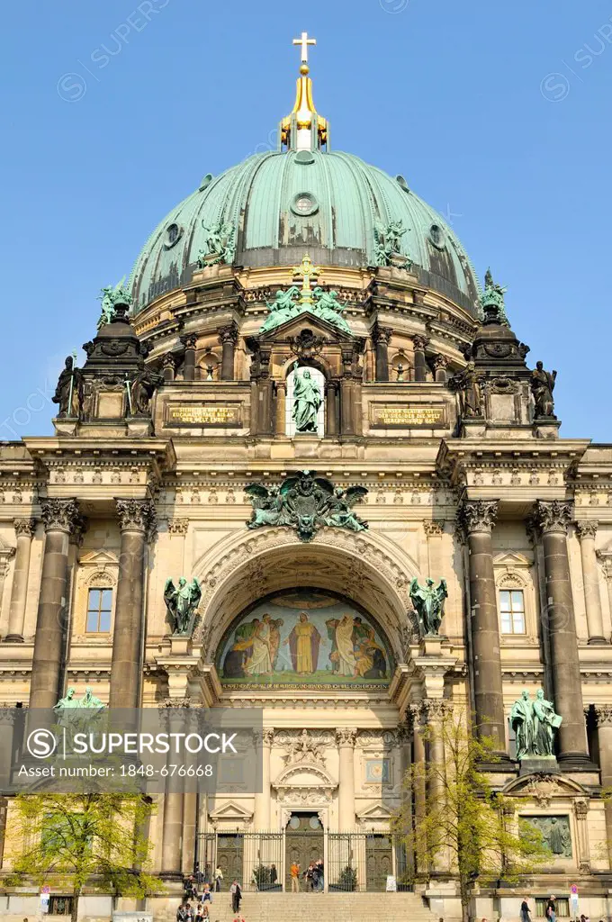 Main entrance and dome of the Berlin Cathedral, Museum Island, a UNESCO World Heritage Site, Berlin, Germany, Europe