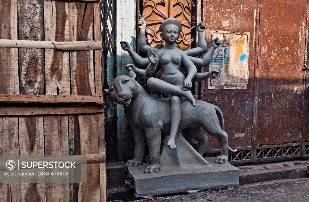 Durga sculpture, unpainted, Kumartuli quarter, Kolkata, Calcutta, India, Asia
