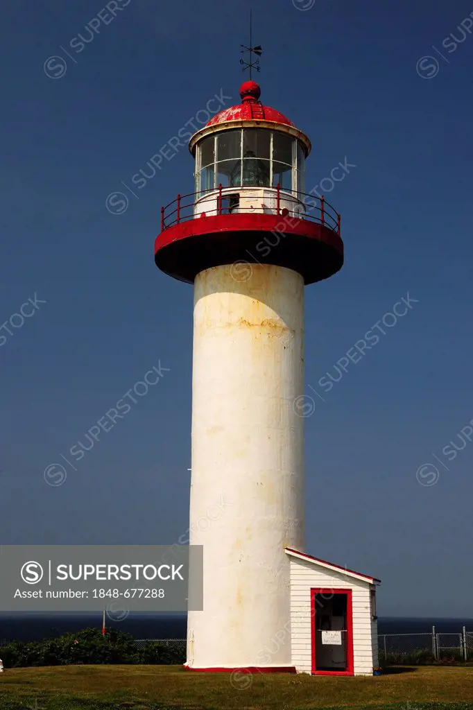 Lighthouse Cape St. Madeleine, Gaspésie or Gaspé Peninsula, Quebec, Canada