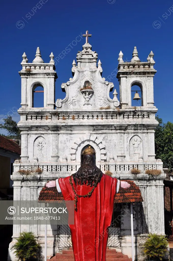 Figure of Christ, Catholic church in Fort Terekhol, Heritage Hotel, Terekhol, Goa, South India, India, Asia