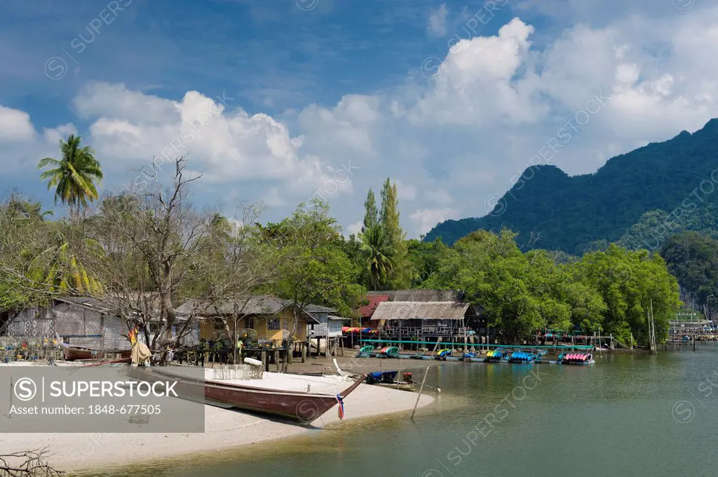 Fishing village of Ao Tha Len, Krabi, Thailand, Asia