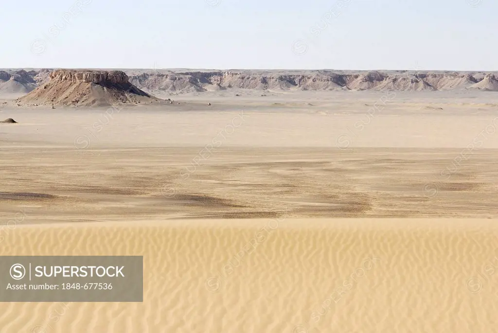Desert landscape between the Farafra Oasis and the Dakhla Oasis, Western Desert, Egypt, Africa