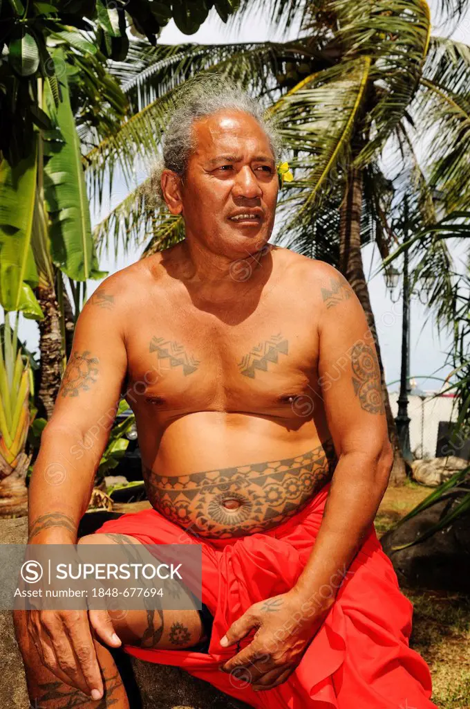 Clan chief of the Gambier Islands covered in tattoos, Papeete, Tahiti, Society Islands, French Polynesia, Pacific Ocean