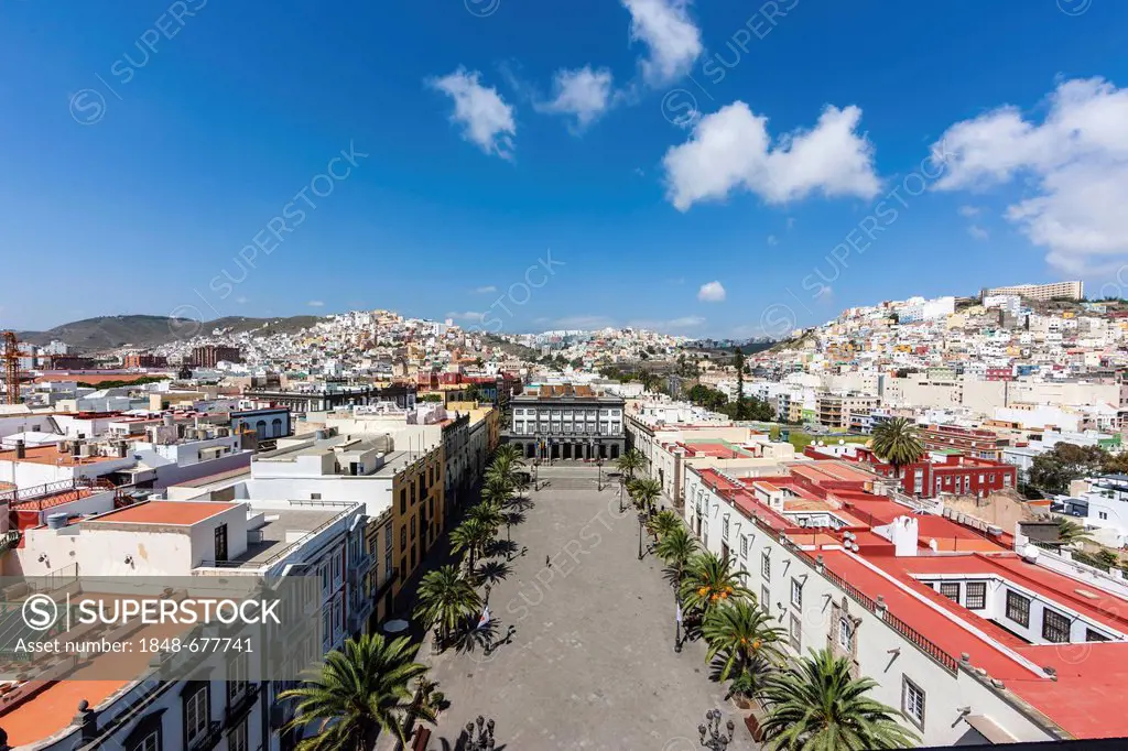 View over Plaza Santa Ana square towards Casas Consistoriales, Town Hall, historic town centre of Las Palmas, Las Palmas de Gran Canaria, Gran Canaria...