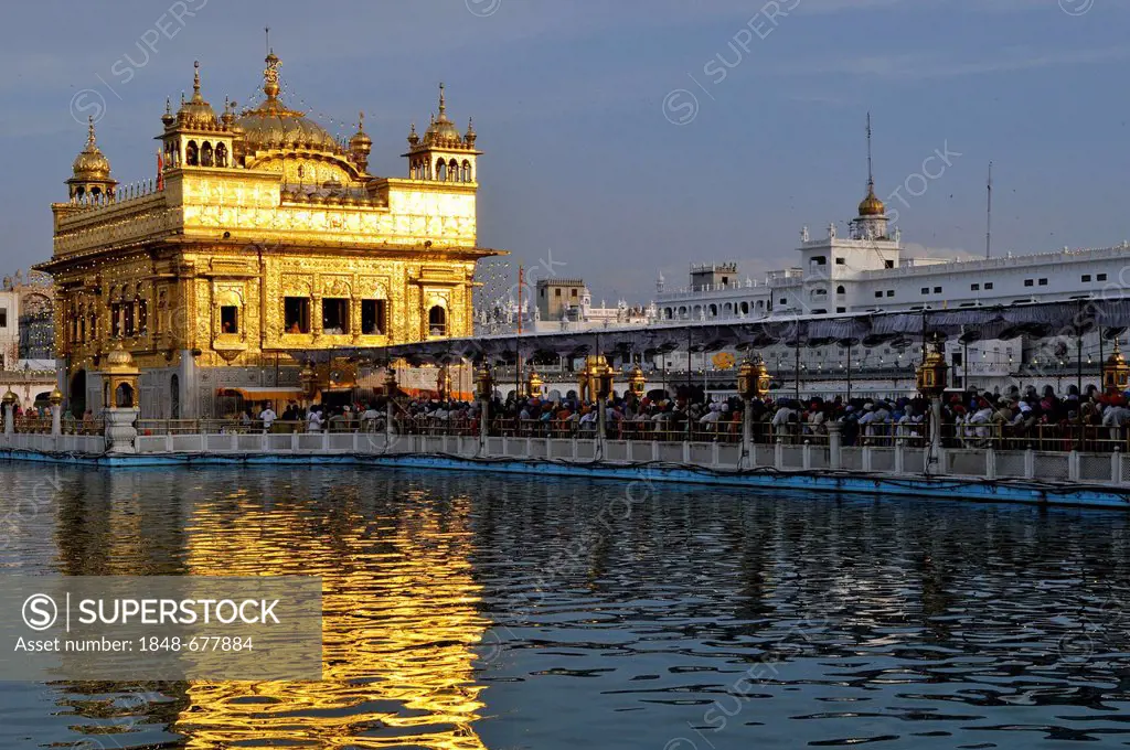 Harmandir Sahib or Golden Temple, Amritsar, Punjab, India, Asia
