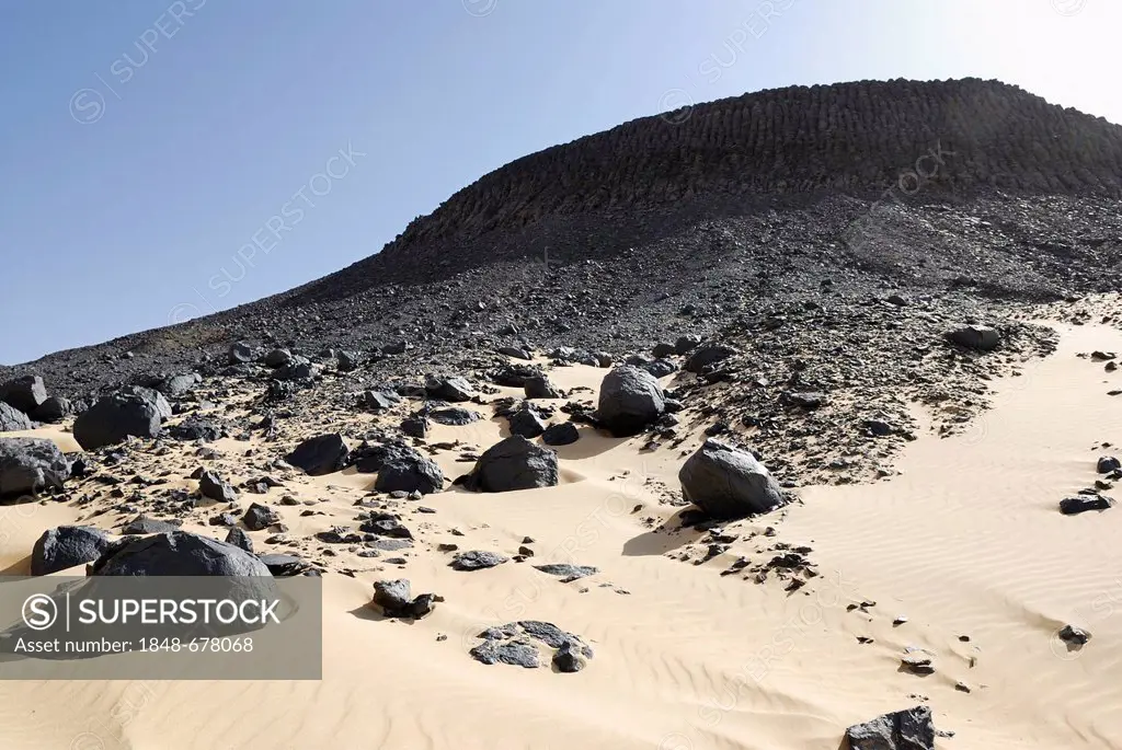 Butte, mountain, Black Desert near the Bahariya Oasis, Western Desert, Egypt, Africa