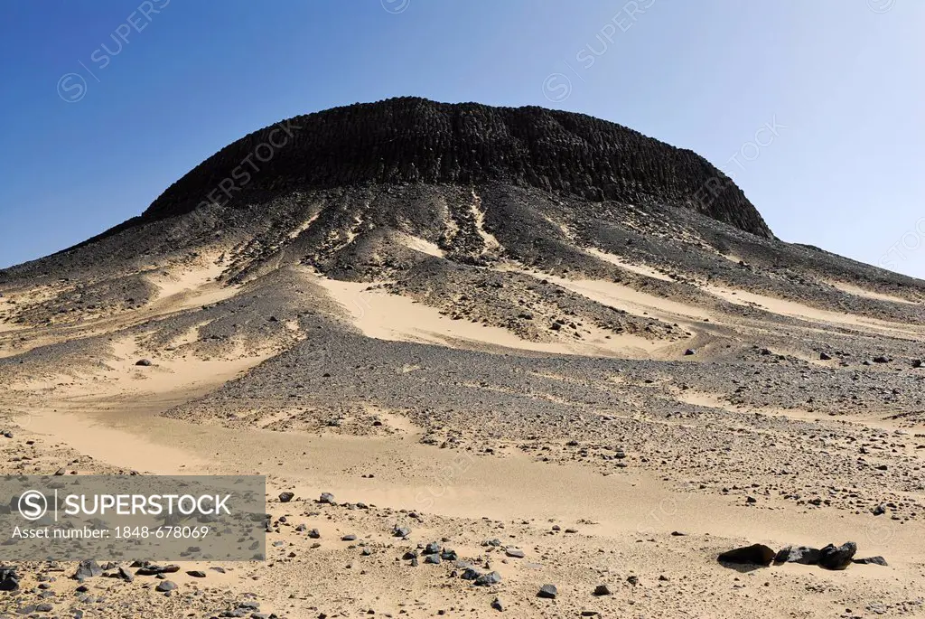 Butte, mountain, Black Desert near the Bahariya Oasis, Western Desert, Egypt, Africa