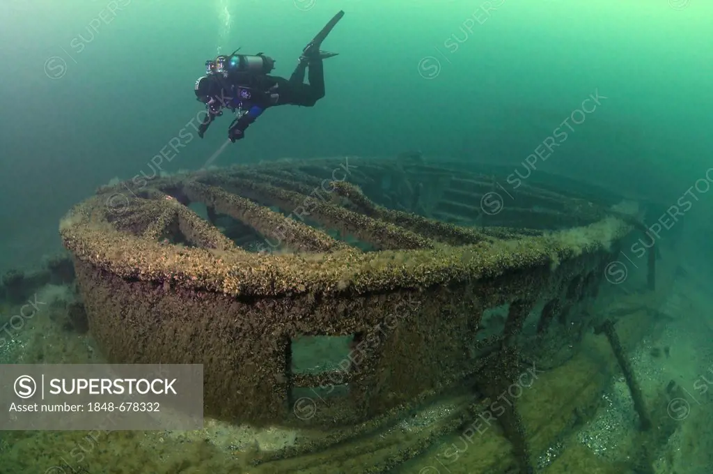 Diver at the shipwreck of the Austrian steamship Durnstein, Odessa, Black Sea, Ukraine, Eastern Europe