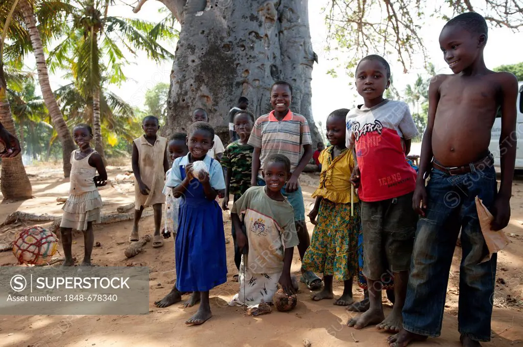 Children in a village on the outskirts of Mombasa, Kenya, East Africa, Africa