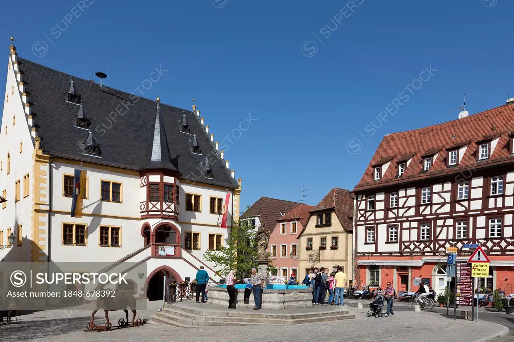 Market square with fountain and town hall, Volkach, Landkreis Kitzingen county, Lower Franconia, Bavaria, southern Germany, Germany, Europe