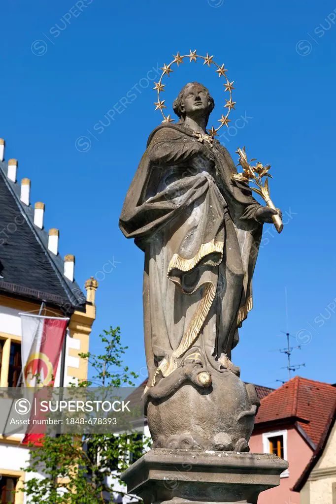 Maria Immaculata, figure on the market fountain, marketplace, Volkach, Landkreis Kitzingen county, Lower Franconia, Bavaria, southern Germany, Germany...