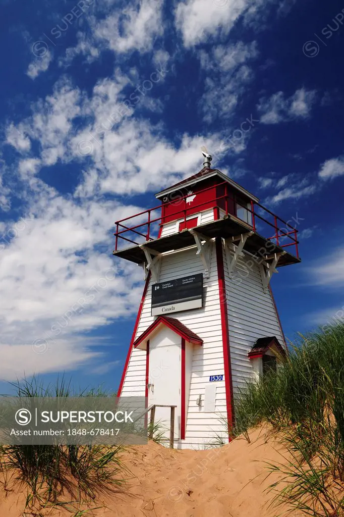 Lighthouse on Brackley Beach, Prince Edward Island National Park, Prince Edward Island, Canada, North America