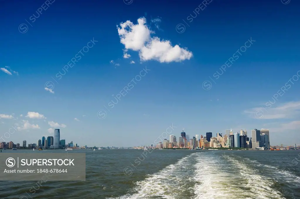 View towards the skyline of Manhattan from the Staten Island Ferry, New York, USA
