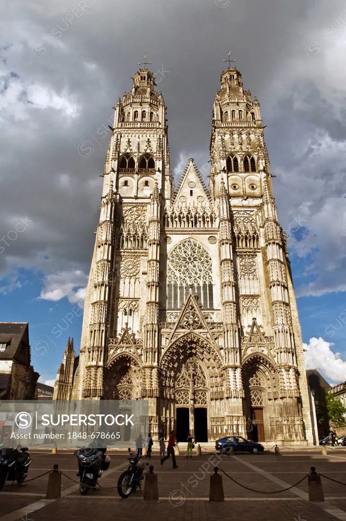 Tours Cathedral, a Gothic cathedral built between the 13th and the 16th century, Tours, Loire Valley, France, Europe