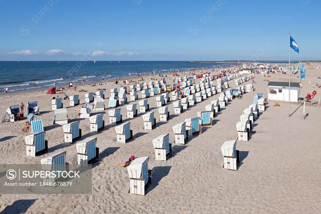 Beach chairs, beach, Warnemuende sea resort, Mecklenburg-Western Pomerania, Germany, Europe