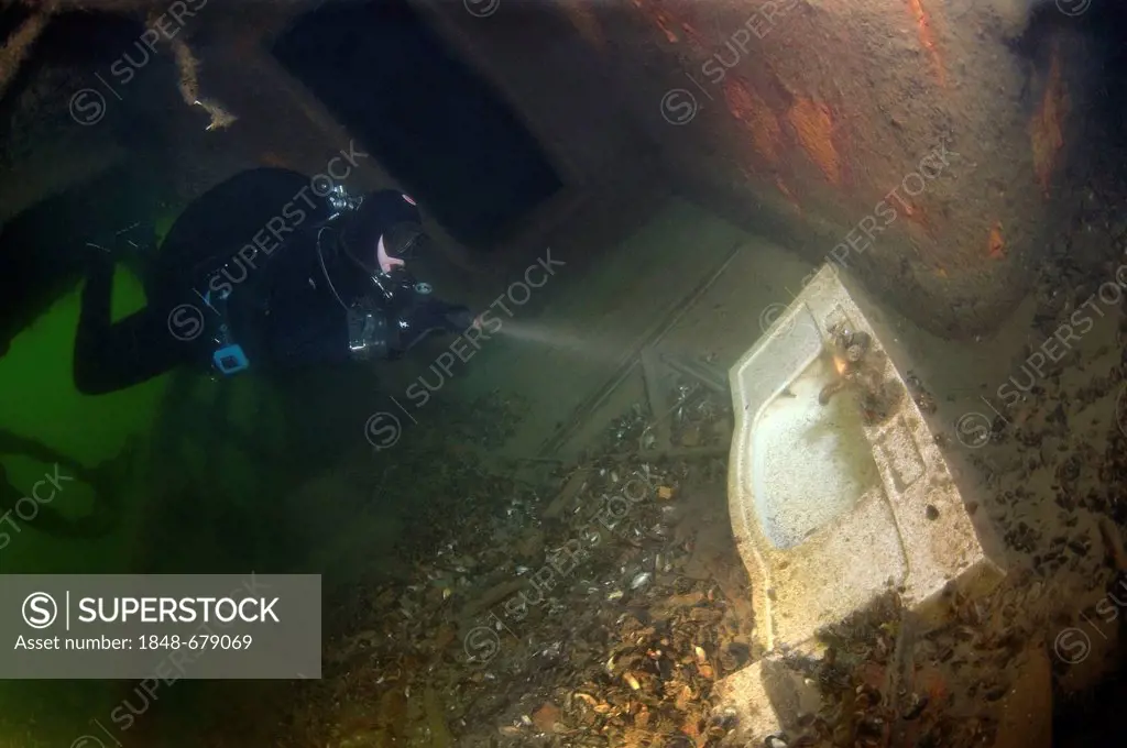 Diver and wash basin, wreck diving, wreck Sulina, Odessa, Black Sea, Ukraine, Eastern Europe