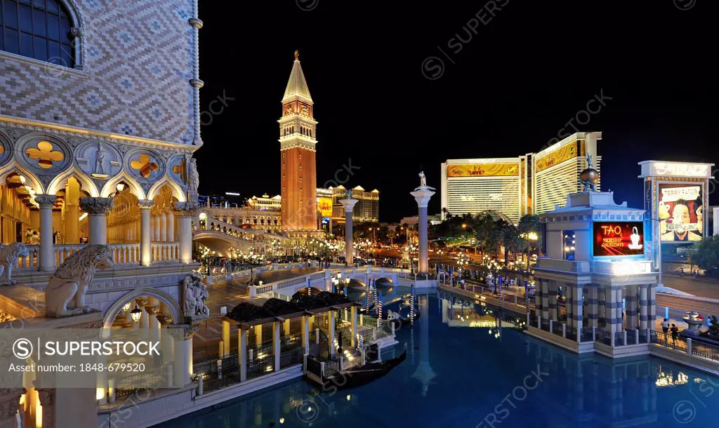Night scene, Canale Grande, Grand Canal, Campanile bell tower, gondolas, The Strip, 5-star luxury hotel at The Venetian Casino, The Mirage, The Bellag...