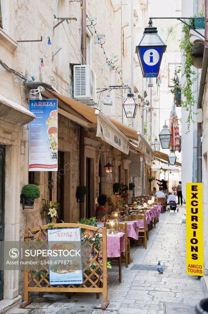 Restaurant in a lane in the old town, Dubrovnik, Dalmatia, Croatia, Europe