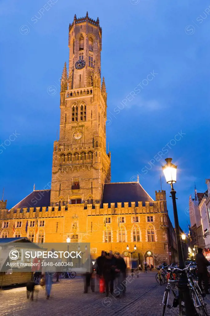The Belfry, Grote Markt market square, old town, UNESCO World Heritage Site, Bruges, Brugge, West Flanders, Flemish Region, Belgium, Europe