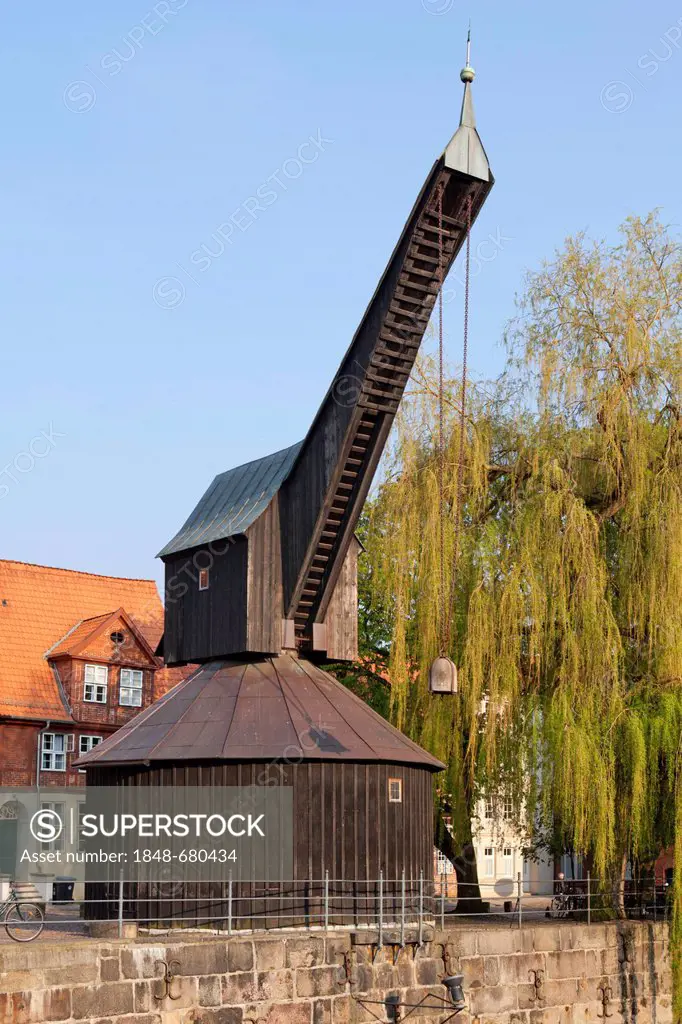 Historic crane, Lueneburg, Lower Saxony, Germany, Europe