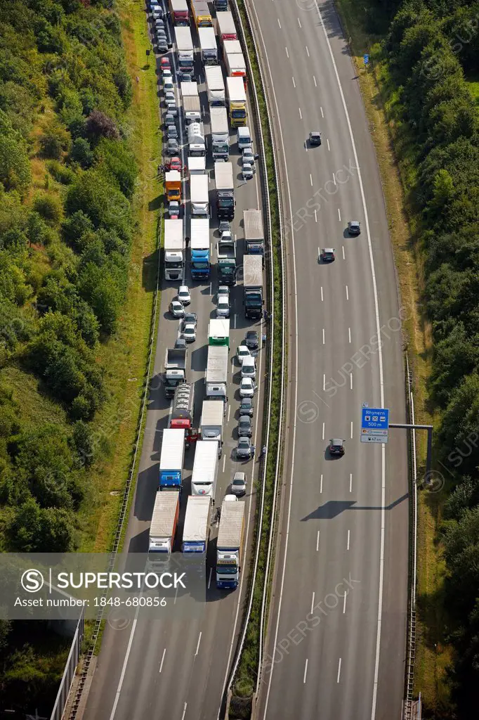 Aerial view, traffic jam due to an accident with a truck resulting in closure of the highway, Hamm, Ruhr Area, North Rhine-Westphalia, Germany, Europe