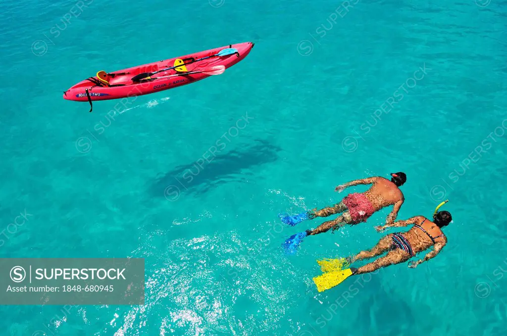 Snorkellers, Bora Bora, Leeward Islands, Society Islands, French Polynesia, Pacific Ocean