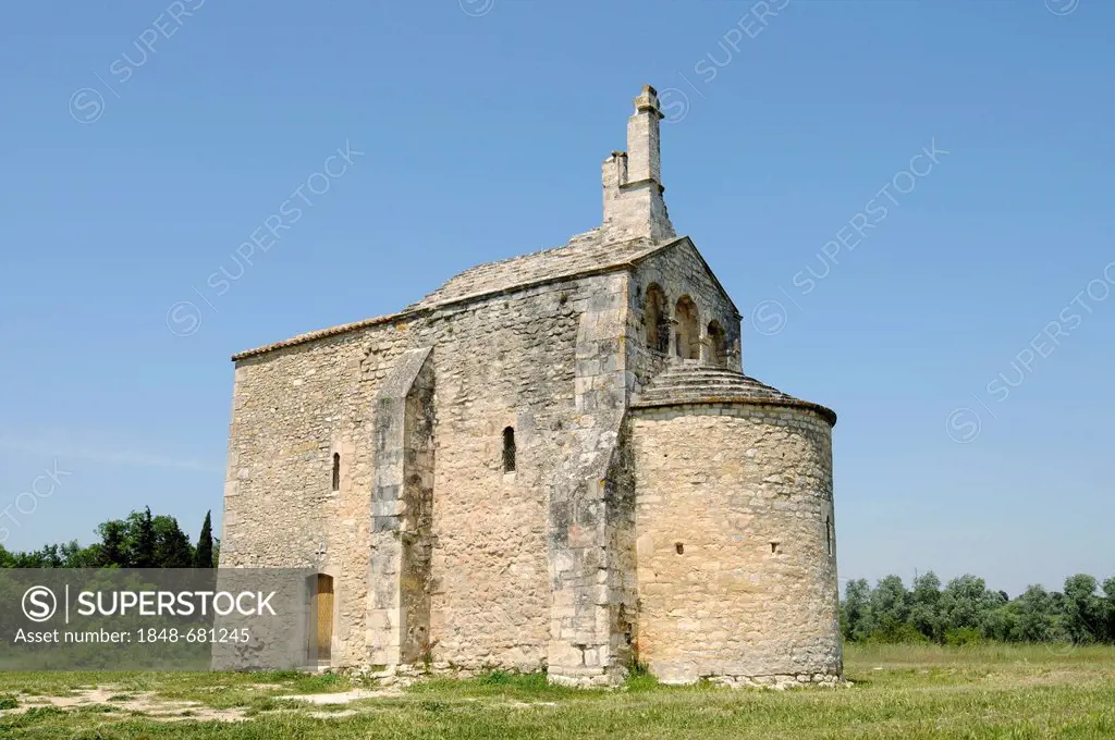 Chapelle St Laurent, a Romanesque church, chapel, Nimes, Languedoc-Roussillon region, France, Europe