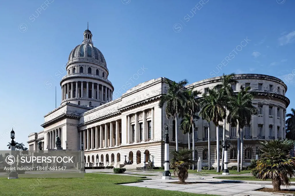 El Capitolio or National Capitol Building, old town, UNESCO World Hertiage Site, Villa San Cristobal de La Habana, La Habana, Havana, Republic of Cuba...