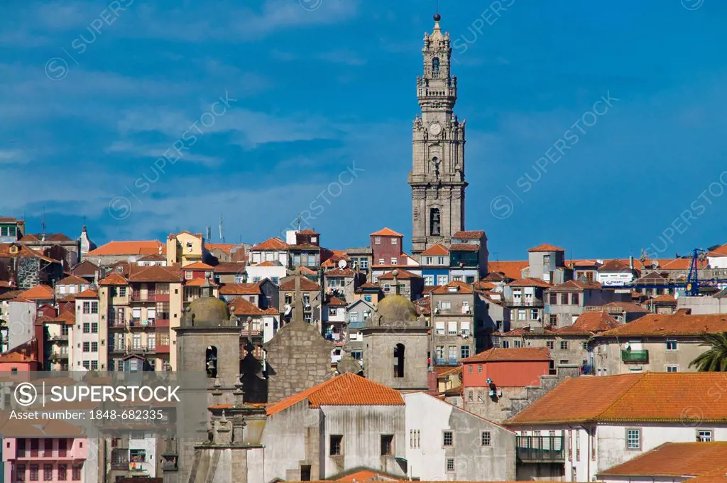 Panoramic view across the city of Porto with the Torre dos Clérigos, bell tower of the Clérigos Church, Portugal, Europe