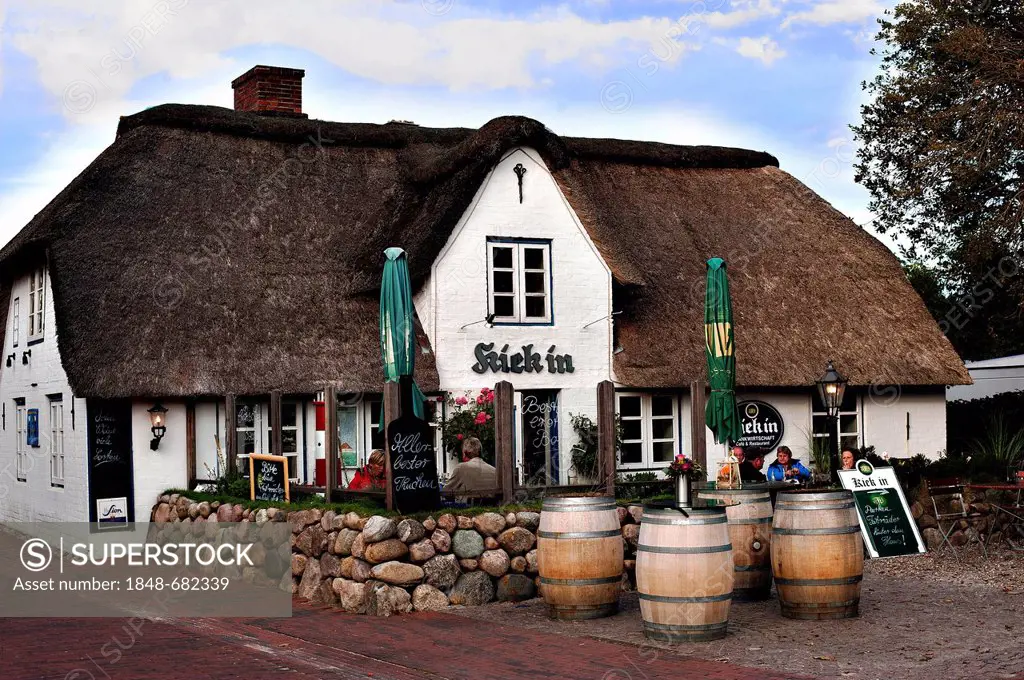 Kiek in, typical restaurant with thatched roof in Westerhever, North Friesland, Schleswig-Holstein, Germany, Europe, PublicGround