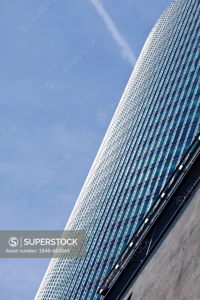 Glass front of Skyper high-rise building, Frankfurt am Main, Hesse, Germany, Europe