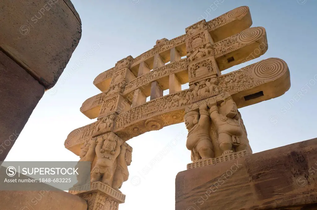 Stupas of Sanchi, UNESCO World Heritage site, built by King Ashoka, Mauryan dynasty, Sanchi, Vidisha in Madhya Pradesh, North India, India, Asia