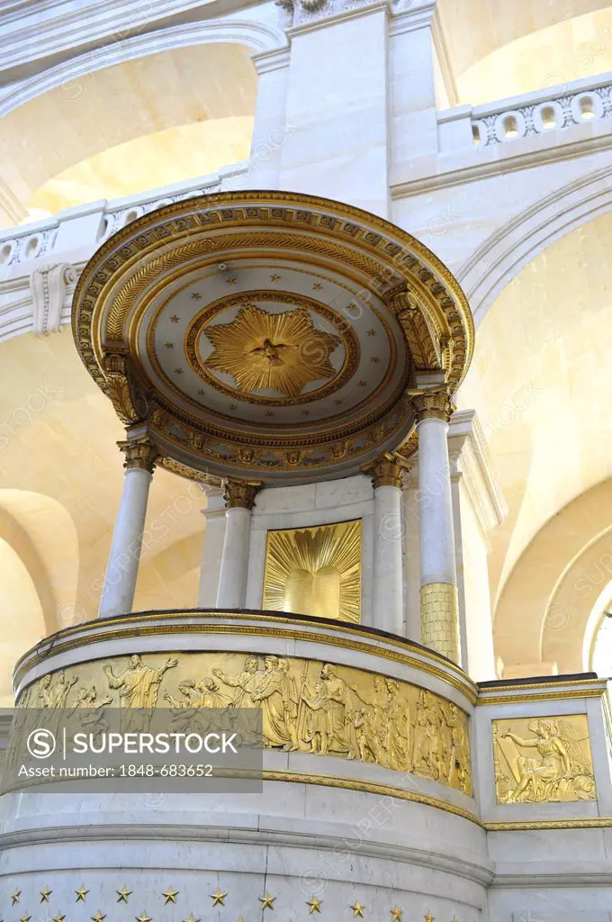 Interior view, high altar with golden ornamentation, Saint-Louis des Invalides Church, L'Hôtel national des Invalides building complex, a retirement h...