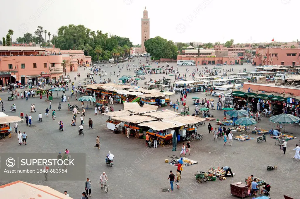 Hustle and bustle on the Jemaa el-Fnaa square, UNESCO World Heritage Site, in Marrakech, Morocco, North Africa, Africa