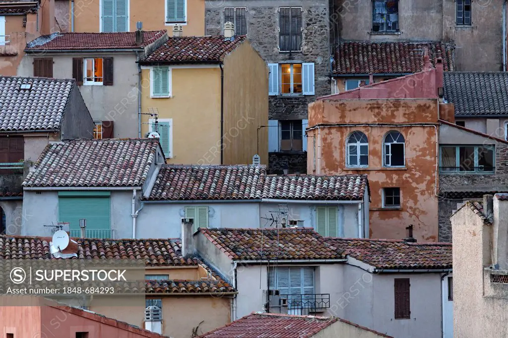 View of medieval houses, historic district of Bormes-les-Mimosas, Provence-Alpes-Côte d'Azur region, France, Europe