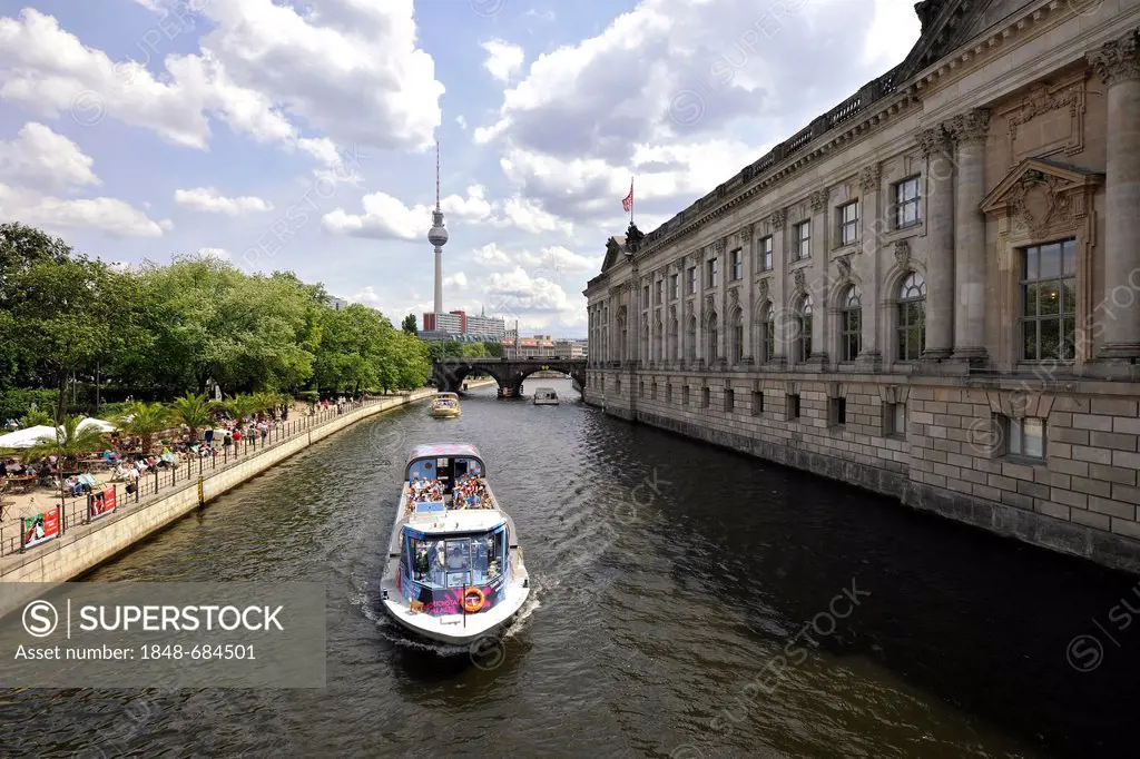 Bode-Museum, TV tower, excursion boats with tourists, Museumsinsel island, UNESCO World Heritage Site, Mitte district, Berlin, Germany, Europe