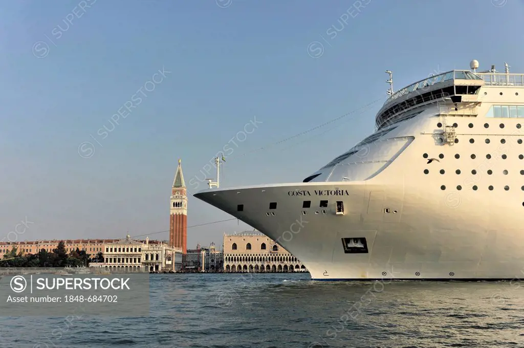 Costa Victoria, a cruise ship built in 1996, 252.5 m, 2370 passengers, approaching the harbour, Venice, Veneto region, Italy, Europe
