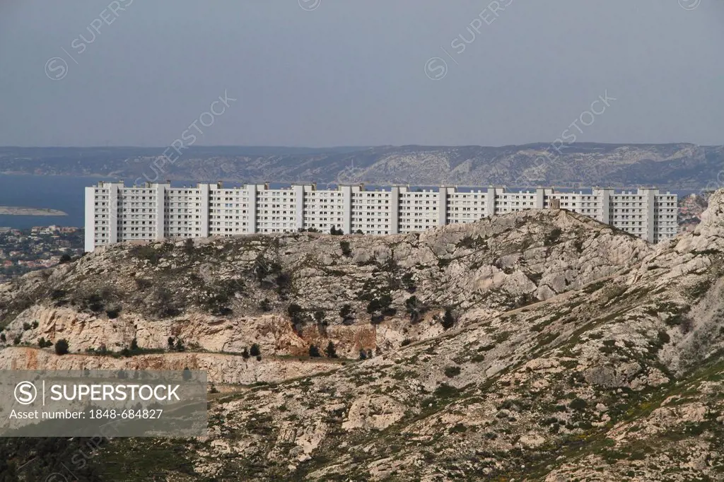 Calanques, block of flats in the outskirts of Marseille, department of Bouches du Rhône, Provence-Alpes-Côte d'Azur region, France, Mediterranean, Eur...